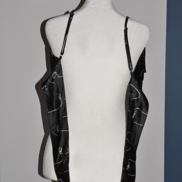 Forever 21 Silk Black and White Abstract Face Bandana Top - Picture 4 of 5